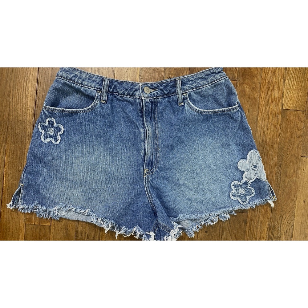Hollister Ultra High-Rise Vintage Relaxed Mom Shorts 3" Denim Size 11/30 Floral